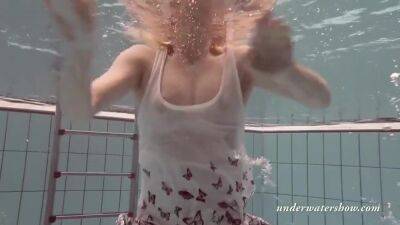 Submerged Beauties Make You Hard Underwater - upornia.com