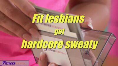 Horny lesbians get hardcore sweaty in the gym - sexu.com - Czech Republic