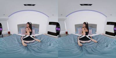 hard on - Mells Blanco gets off hard on Master's bed - Hot maid petite with natural tits masturbates in VR - sexu.com