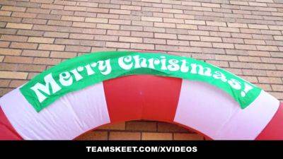 Kelsi Monroe - Kelsi Monroe Twerks & Takes it Hard on Xvideos X Team's Sketches for Christmas - sexu.com