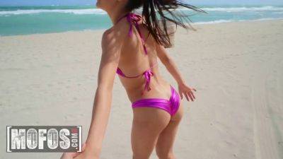 Kylie Rocket - Johnny Love - Kylie Rocket & Johnny Love bang hard in Miami - POV reverse cowgirl action - sexu.com